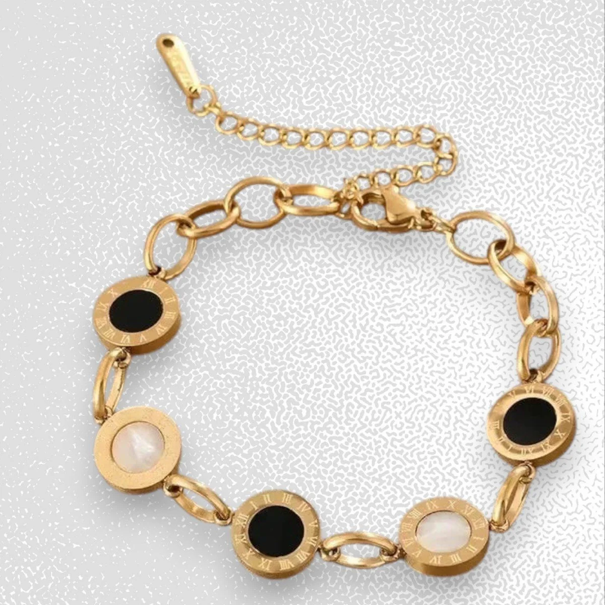 bracelet acier inoxydable plaqué or 18kdoré chiffres romains