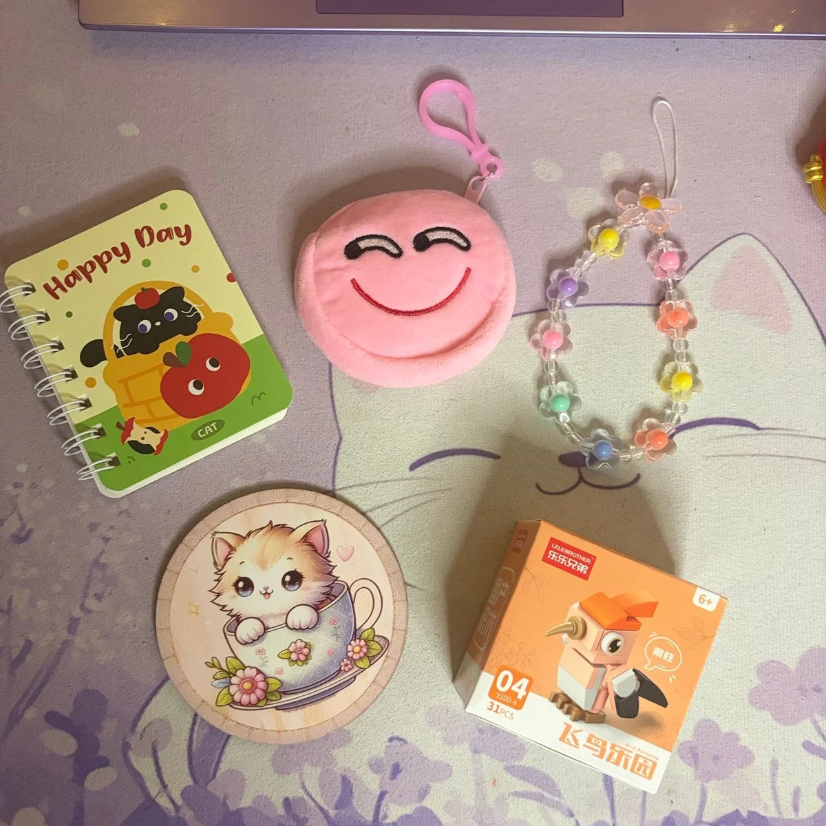 Ensemble de 5 Articles Kawaii aux couleurs pastels, parmi papeterie, mode et beauté, accessoires, loisirs