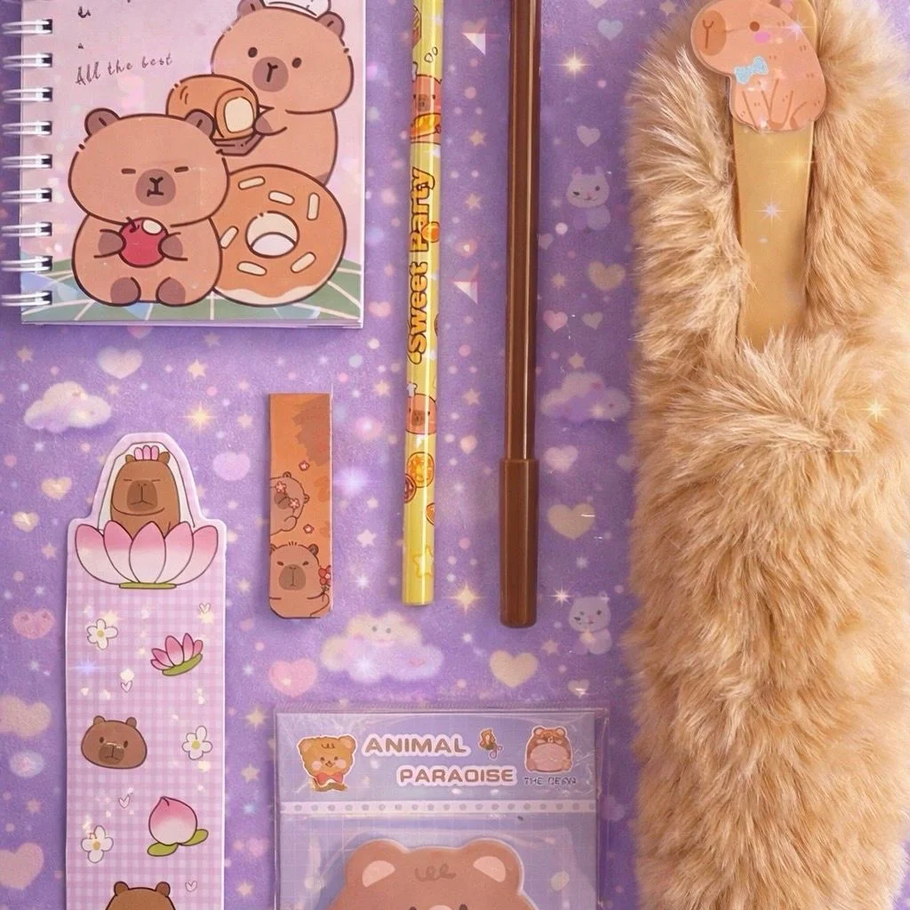Ensemble de 10 Articles Kawaii aux couleurs pastels, parmi papeterie, mode et beauté, accessoires, loisirs