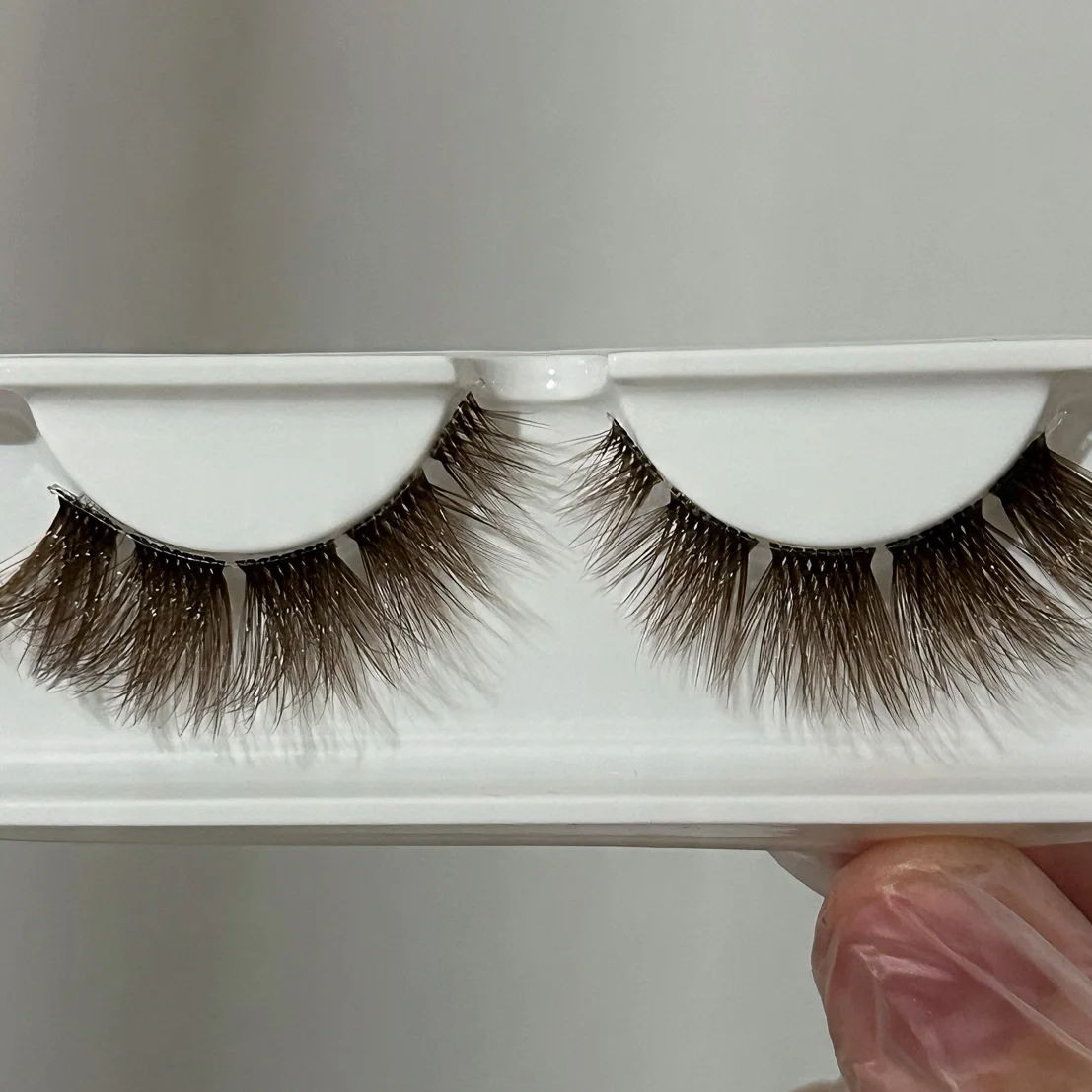 Faux-cils volumineux : Charme
