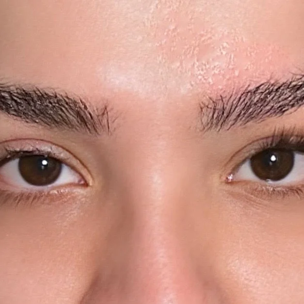 Faux-cils volumineux : Charme